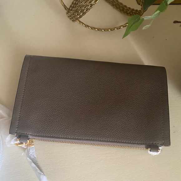 Tory Burch Carson crossbody 👌🏼😍 - Picture 6 of 9